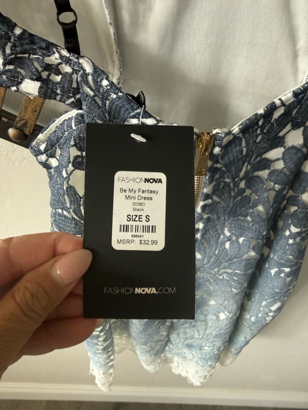 Fashion Nova Navy‎ and White Lace Ombre Cutout Mini Dress - Picture 6 of 6